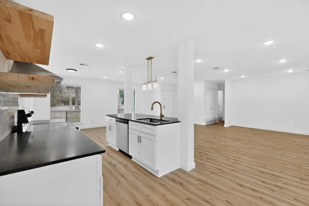 400 Casa Bello Court Irving, TX 75062