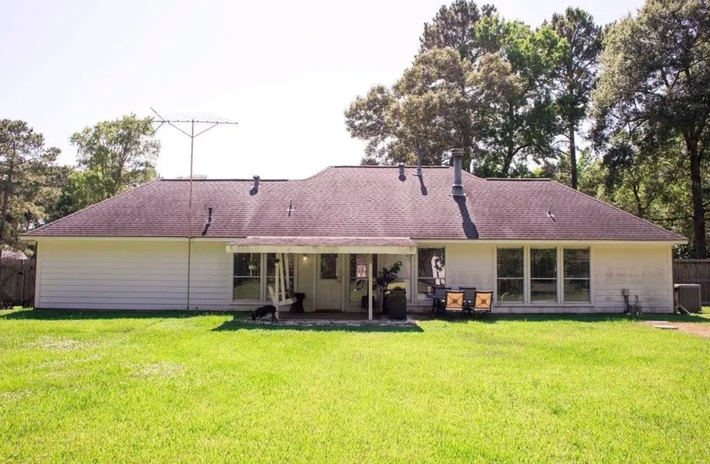 810 Shadberry Drive Magnolia, TX 77354
