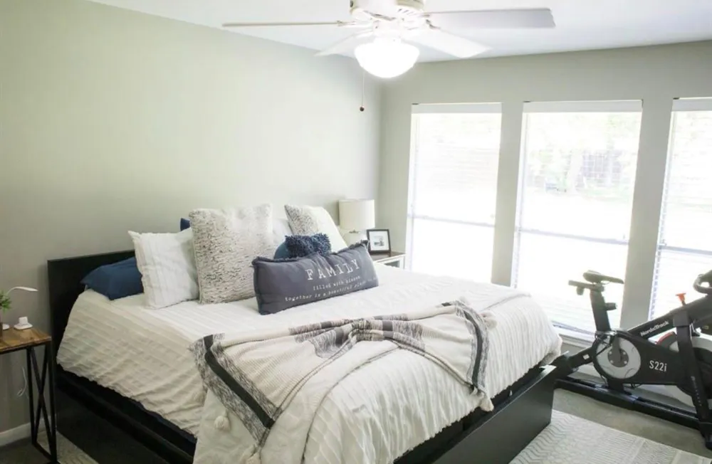 810 Shadberry Drive Magnolia, TX 77354