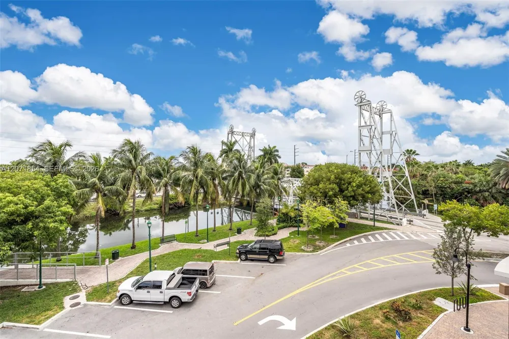 1 Curtiss Pkwy #313 Miami Springs, FL 33166