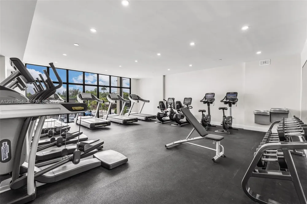 1 Curtiss Pkwy #313 Miami Springs, FL 33166
