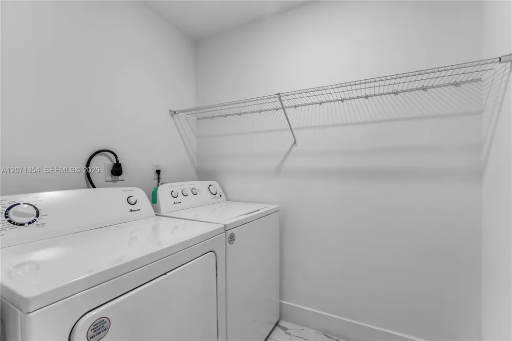1 Curtiss Pkwy #313 Miami Springs, FL 33166