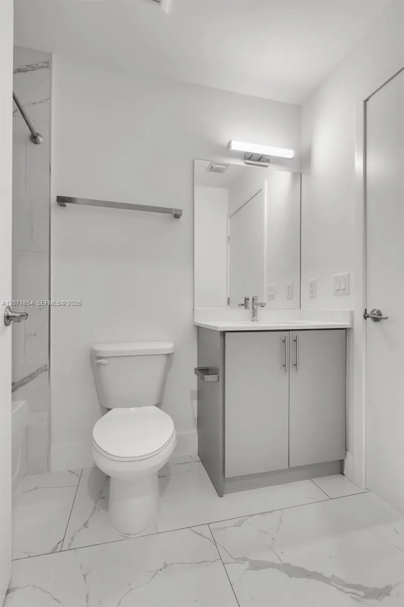 1 Curtiss Pkwy #313 Miami Springs, FL 33166