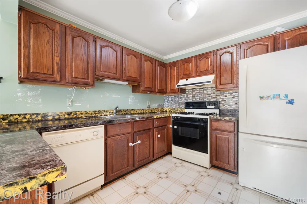 20831 W Glen Haven Circle Novi City, MI 48167