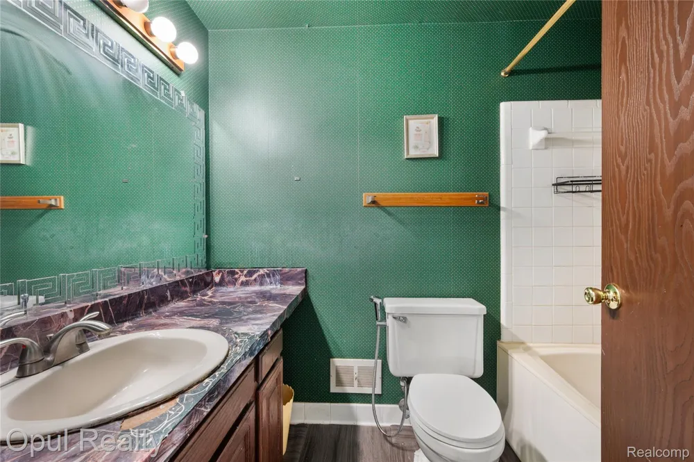 20831 W Glen Haven Circle Novi City, MI 48167