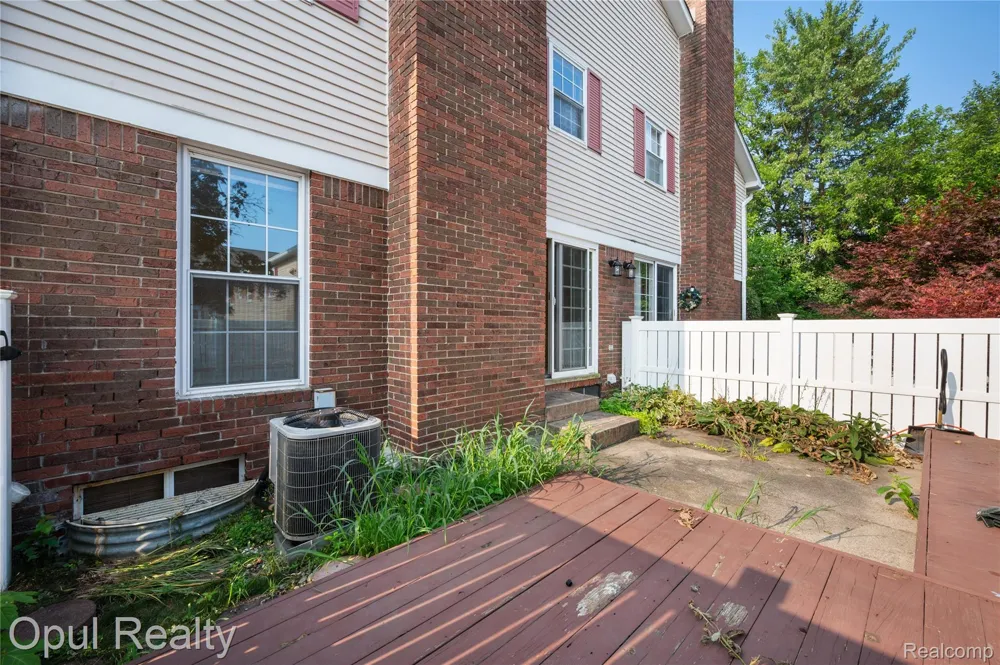 20831 W Glen Haven Circle Novi City, MI 48167