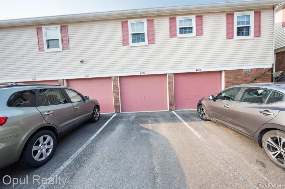 20831 W Glen Haven Circle Novi City, MI 48167