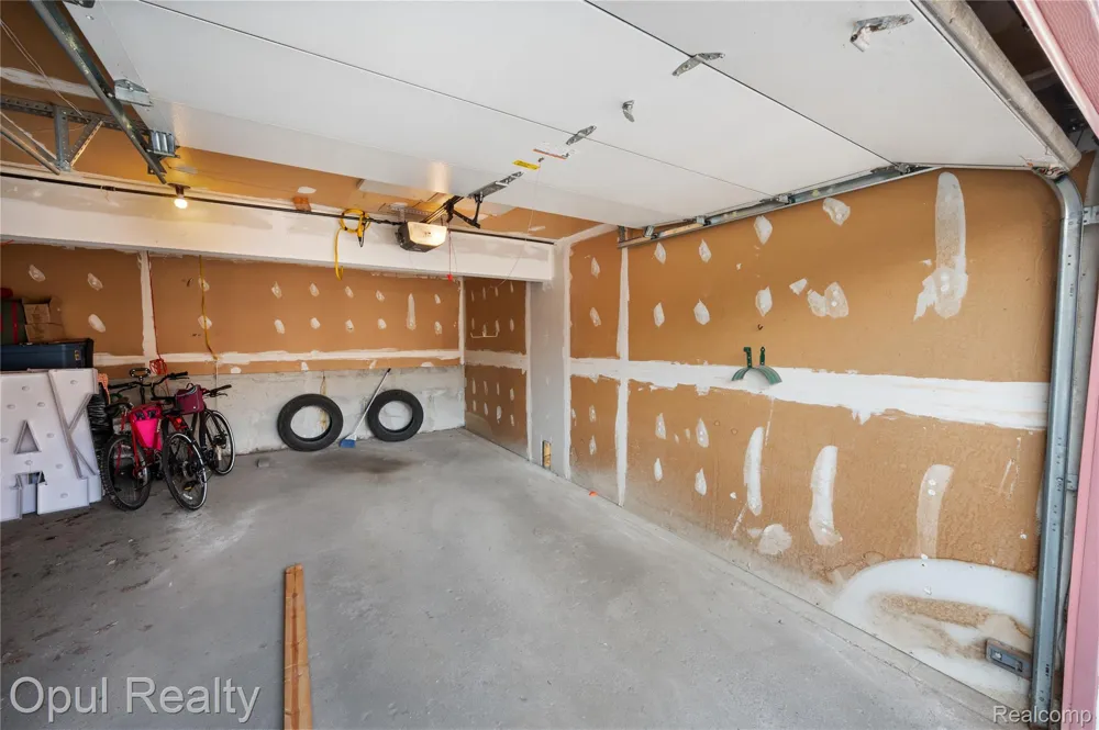20831 W Glen Haven Circle Novi City, MI 48167