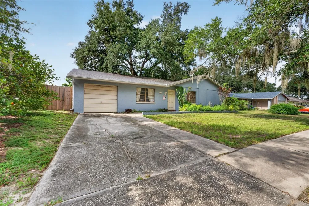 1917 CEDARBROOKE DRIVE Lutz, FL 33549
