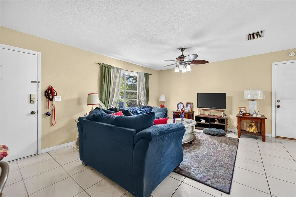 1917 CEDARBROOKE DRIVE Lutz, FL 33549