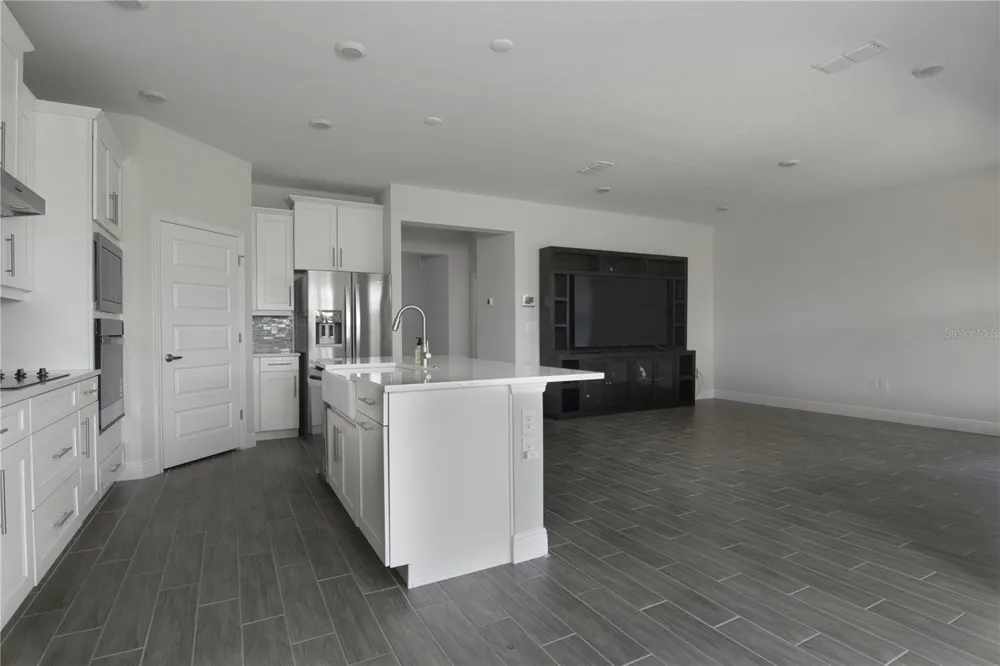 11045 HOLLOW BAY DRIVE Winter Garden, FL 34787