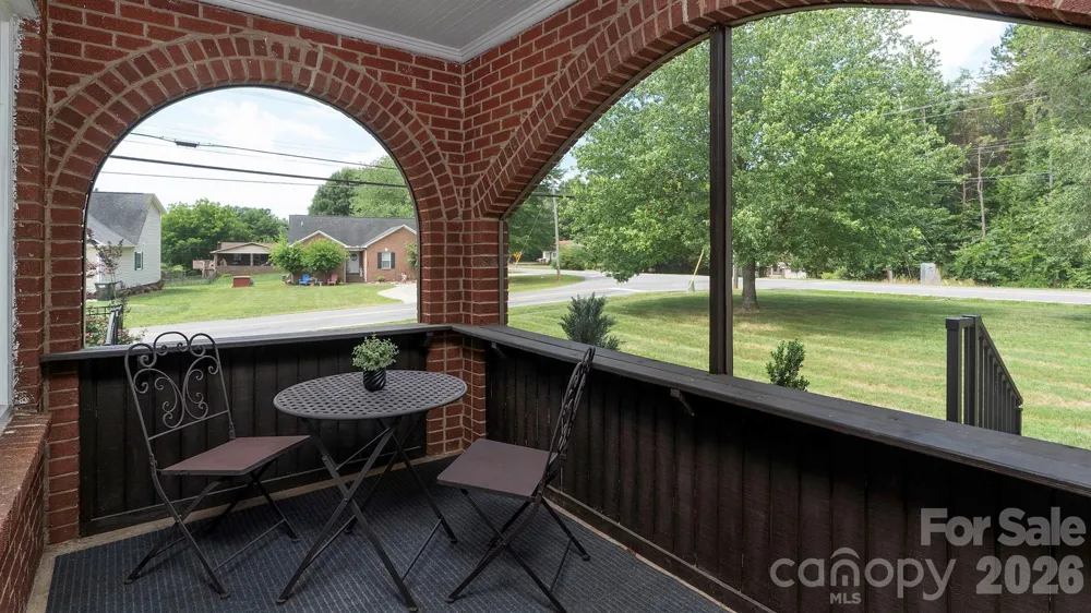 3308 16th Street NE Hickory, NC 28601