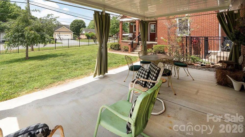 3308 16th Street NE Hickory, NC 28601