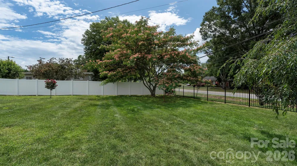 3308 16th Street NE Hickory, NC 28601
