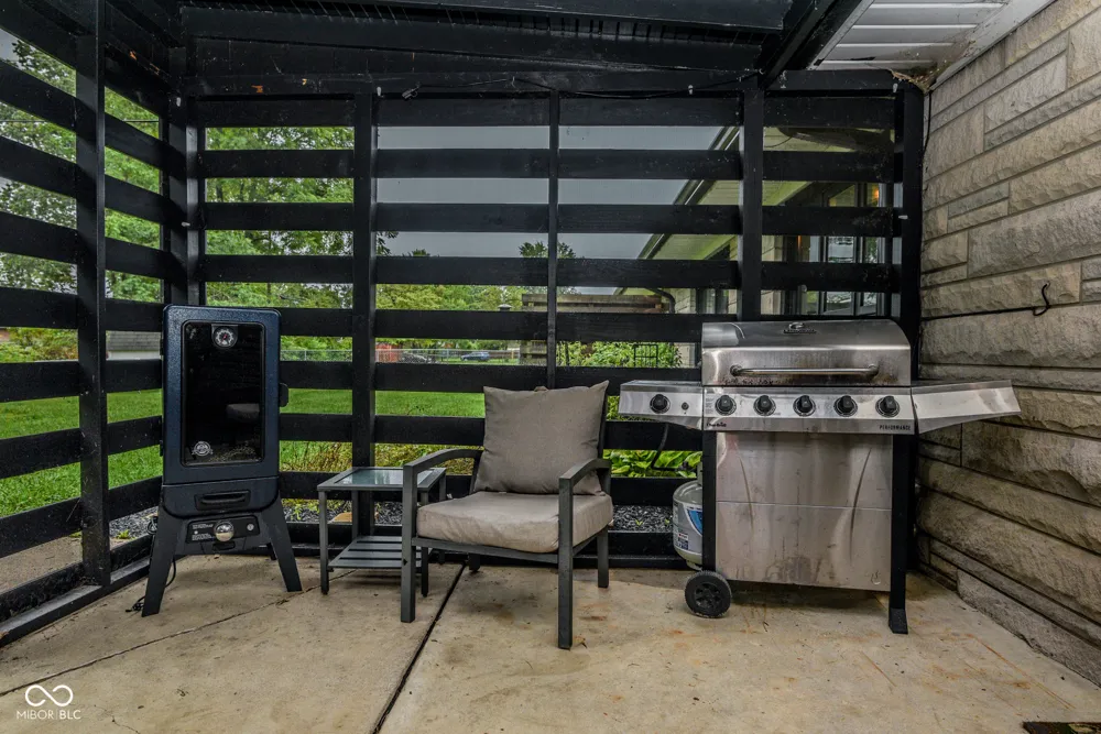327 Brookside Lane Plainfield, IN 46168