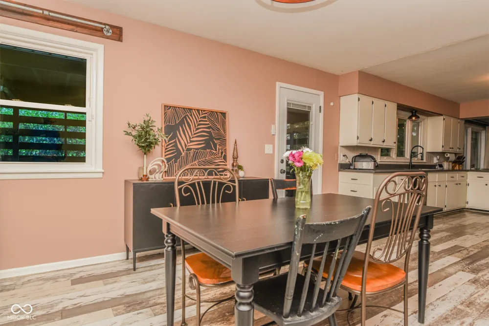 327 Brookside Lane Plainfield, IN 46168
