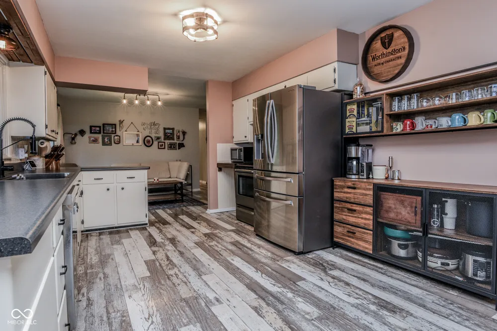 327 Brookside Lane Plainfield, IN 46168
