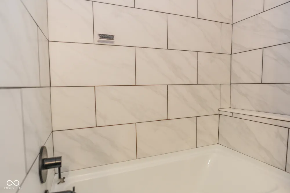 327 Brookside Lane Plainfield, IN 46168