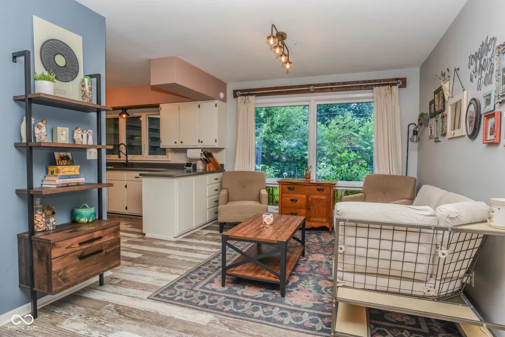 327 Brookside Lane Plainfield, IN 46168