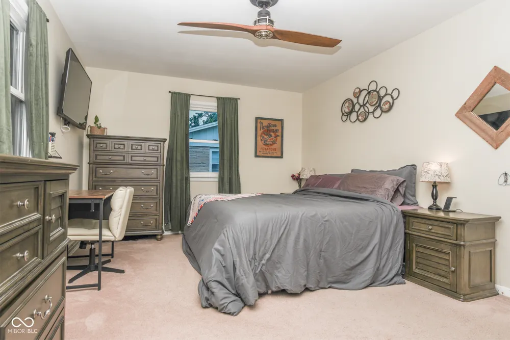 327 Brookside Lane Plainfield, IN 46168