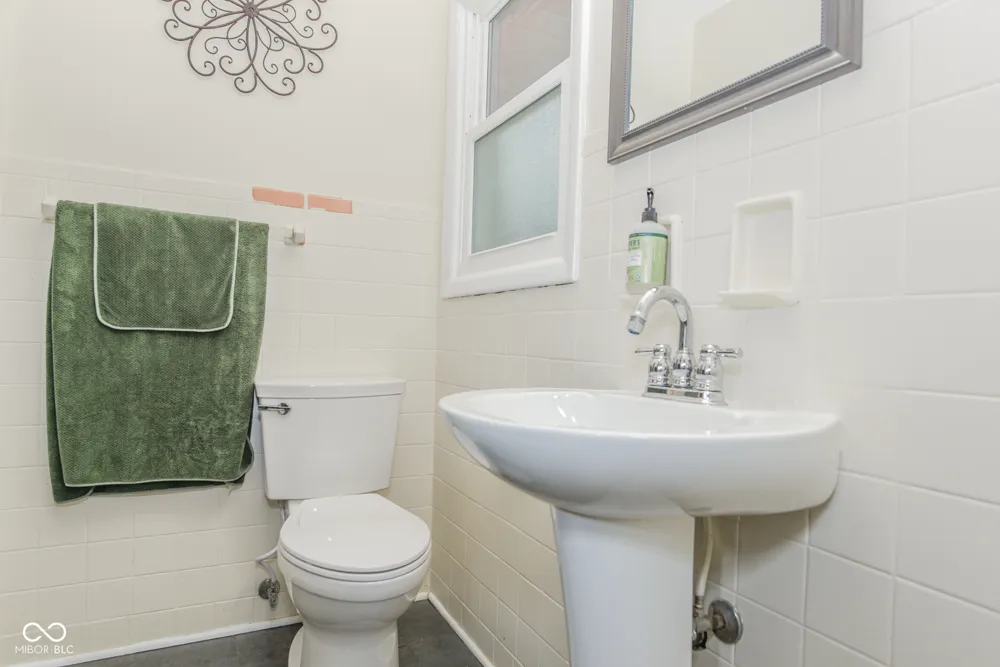 327 Brookside Lane Plainfield, IN 46168