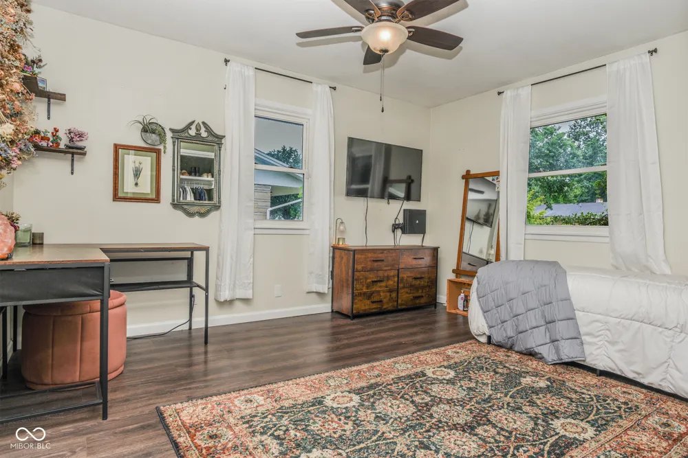 327 Brookside Lane Plainfield, IN 46168