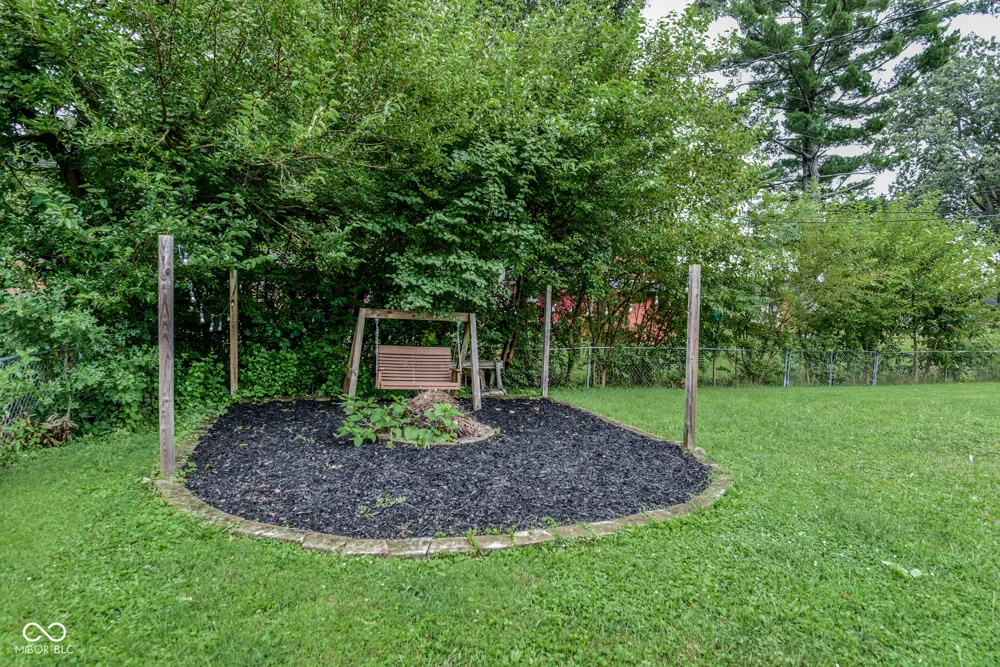 327 Brookside Lane Plainfield, IN 46168