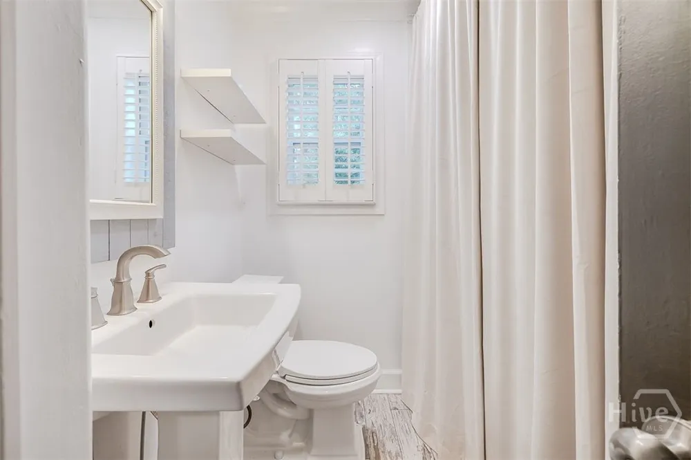 38 Noble Glen Drive Savannah, GA 31406