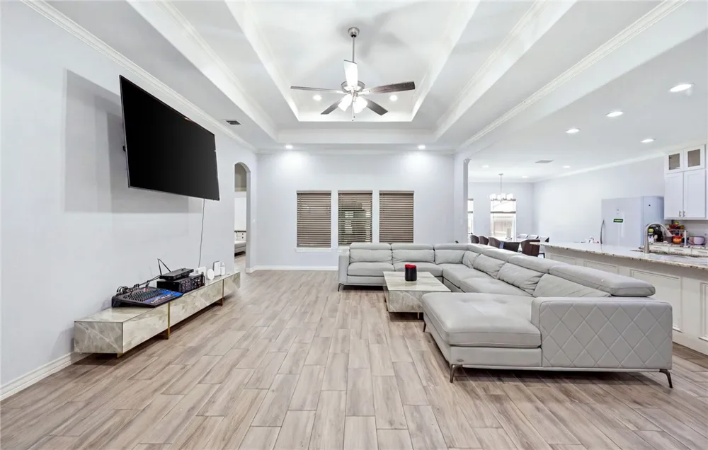 2433 Manuel Corpus Christi, TX 78414