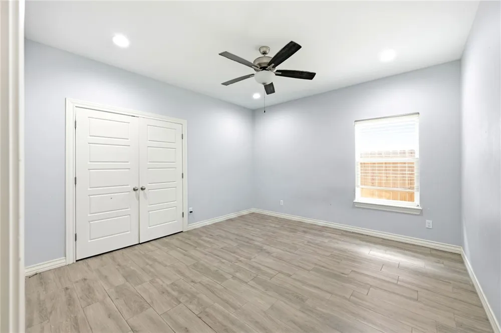 2433 Manuel Corpus Christi, TX 78414
