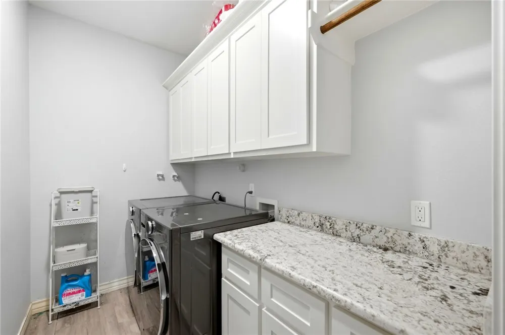 2433 Manuel Corpus Christi, TX 78414