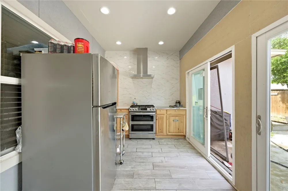 2433 Manuel Corpus Christi, TX 78414