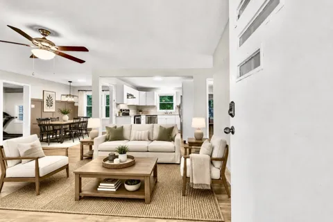 301 Main St