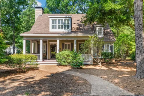 123 Maple Trace Lane