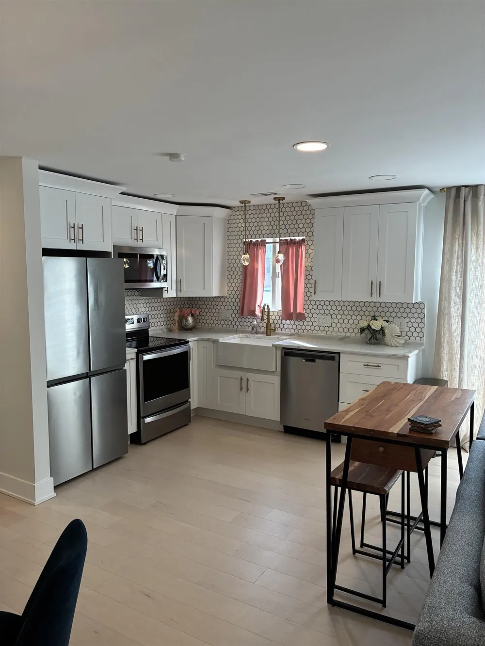 21 S Madison Ave Margate, NJ 08402