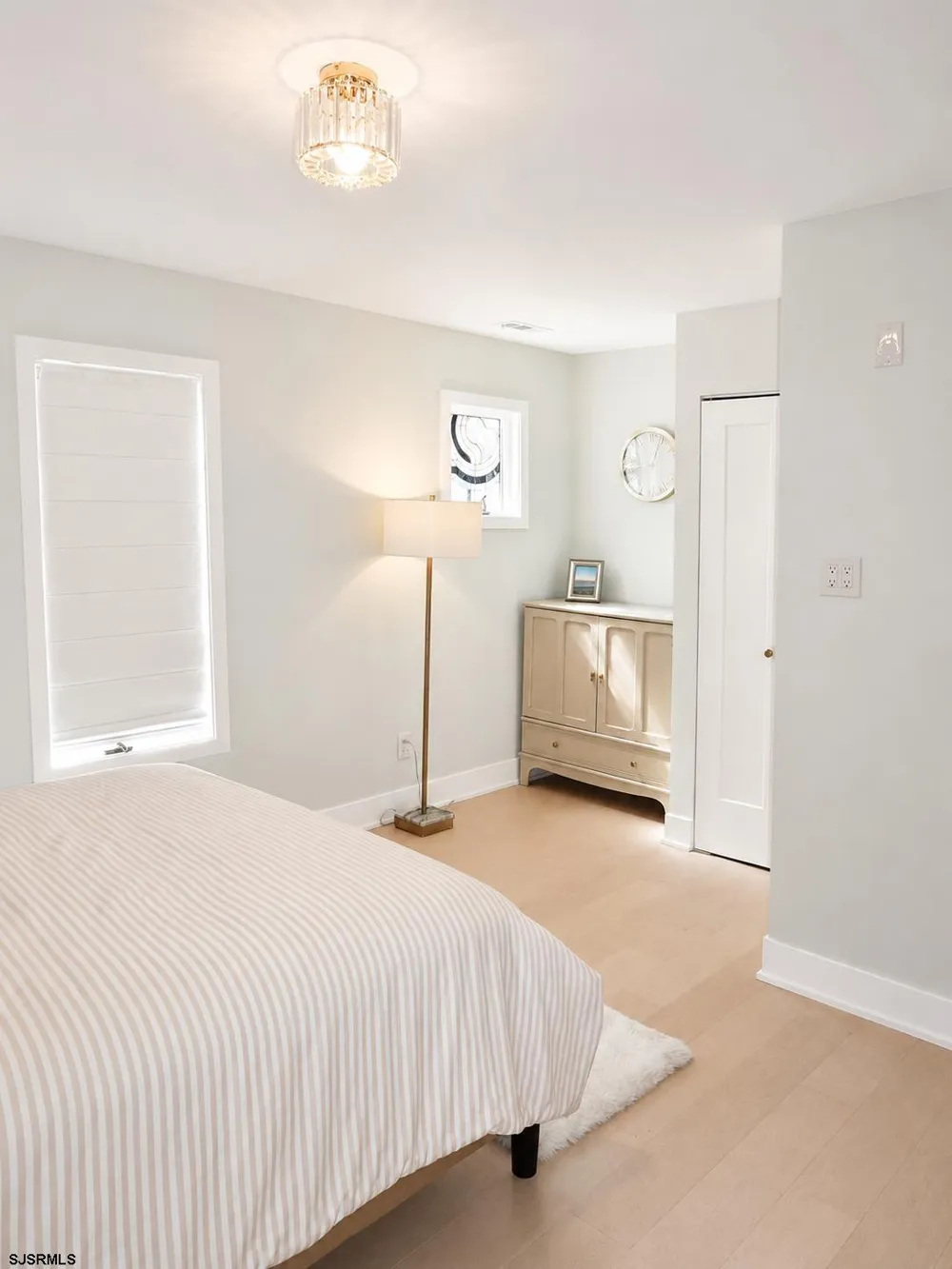 21 S Madison Ave Margate, NJ 08402