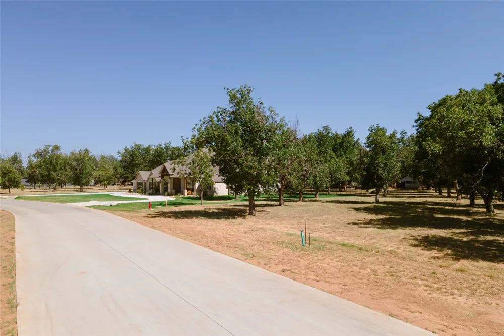 1160 E Landings Granbury, TX 76049