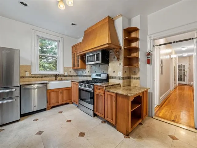 44 FULTON ST Weehawken, NJ 07086