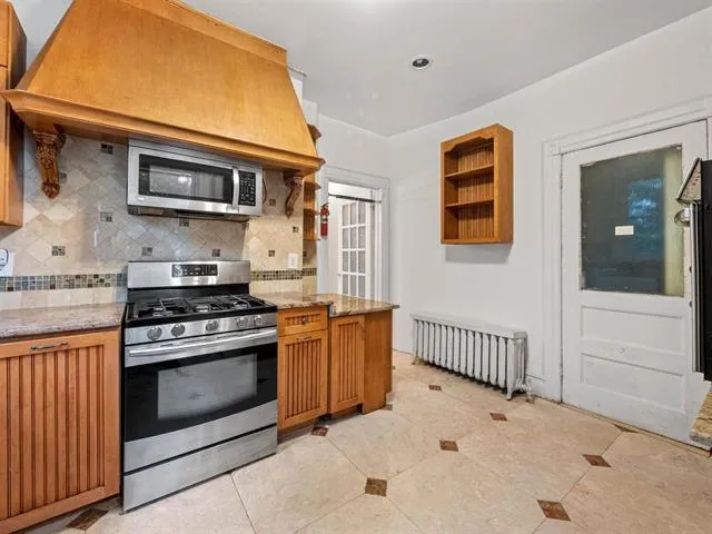 44 FULTON ST Weehawken, NJ 07086