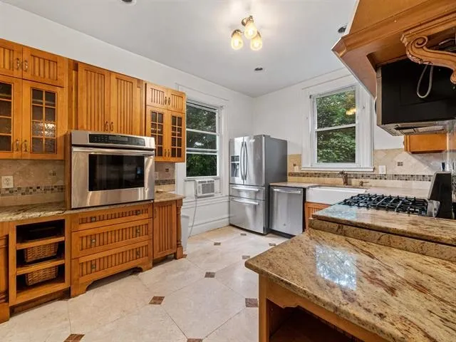 44 FULTON ST Weehawken, NJ 07086