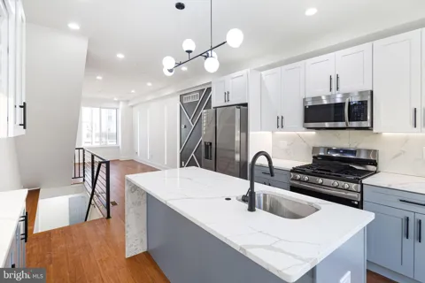 2650 EARP STREET