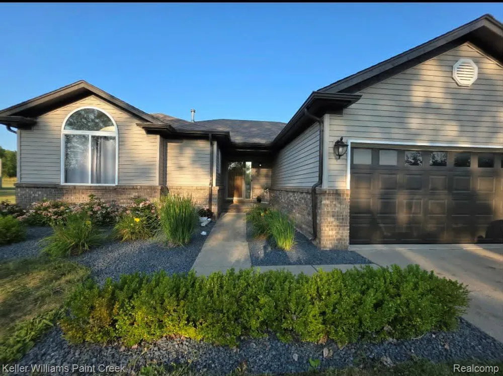 163 DEER PARK EAST Capac Village, MI 48014