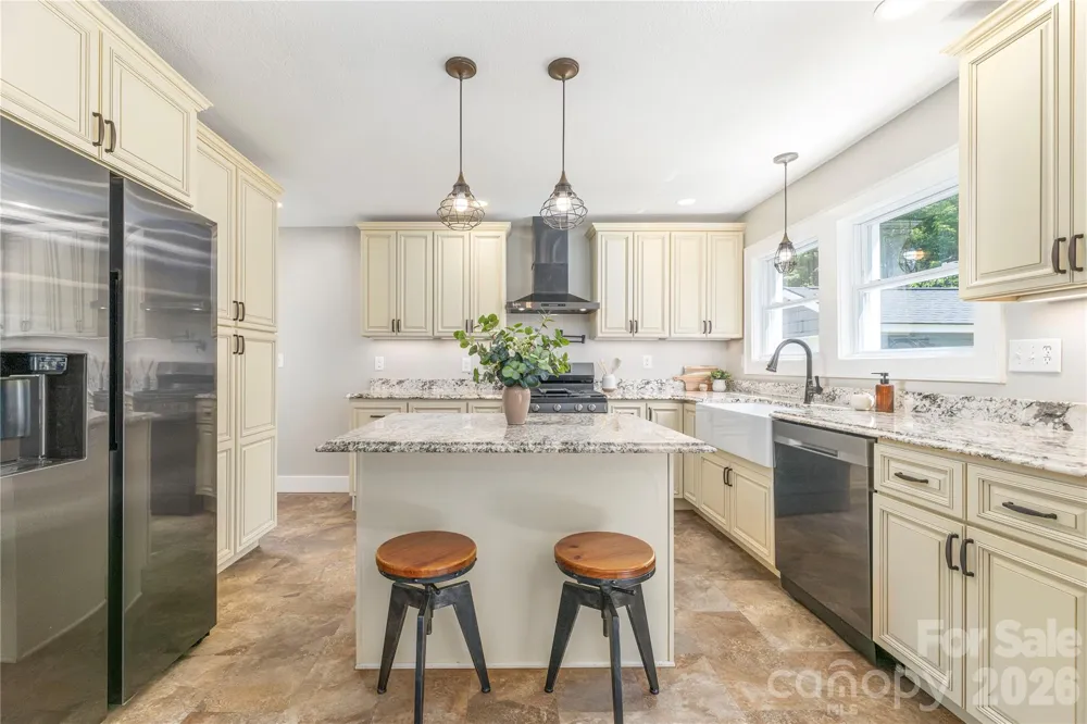 638 Newfound Street Canton, NC 28716