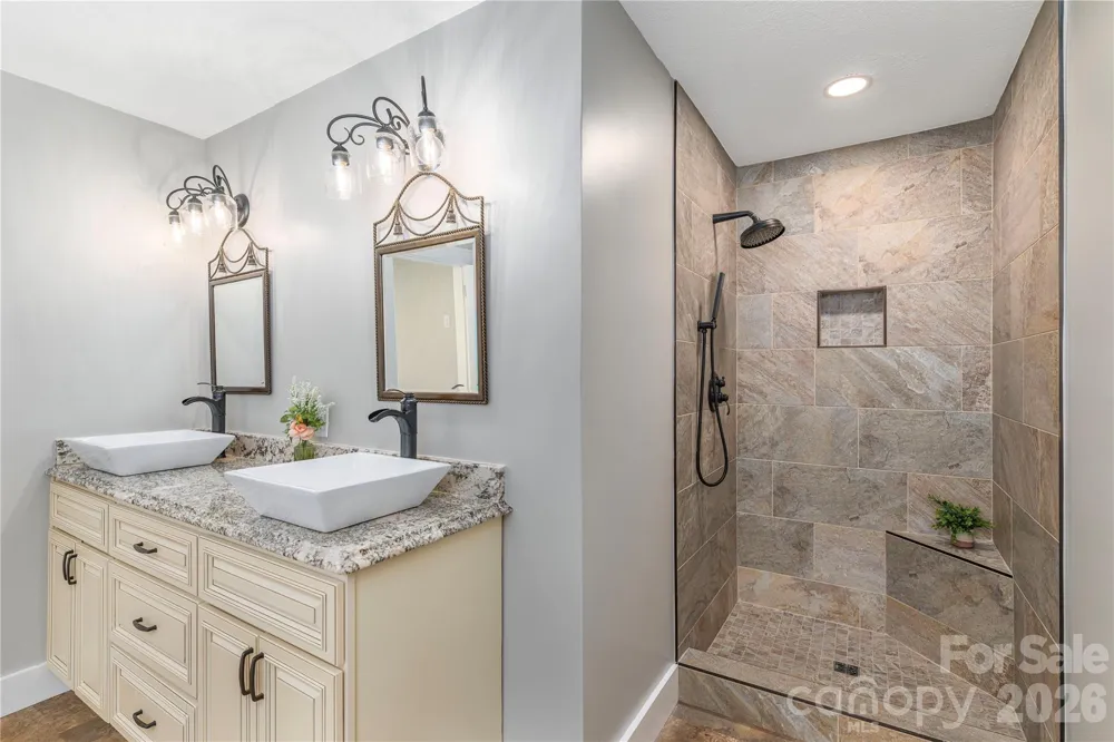 638 Newfound Street Canton, NC 28716