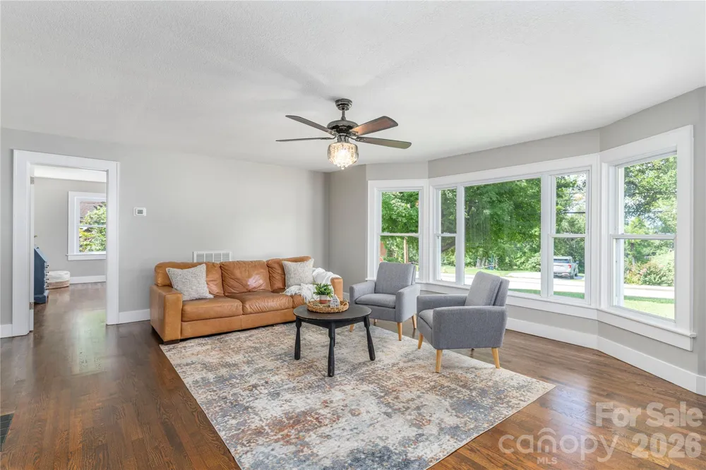 638 Newfound Street Canton, NC 28716