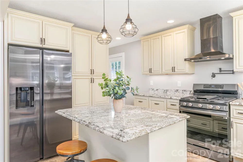 638 Newfound Street Canton, NC 28716