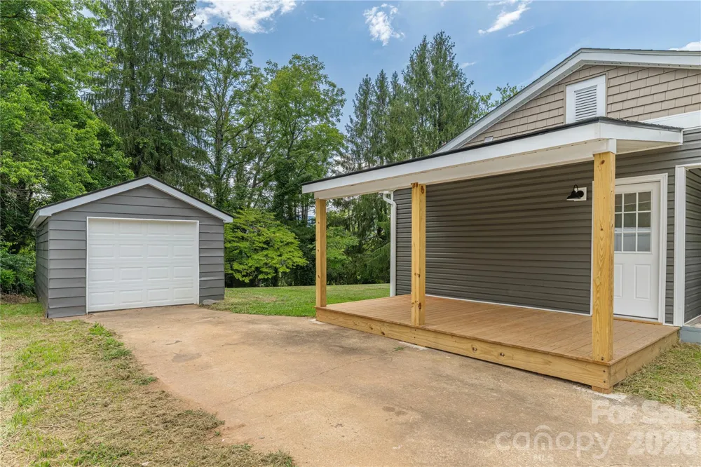 638 Newfound Street Canton, NC 28716