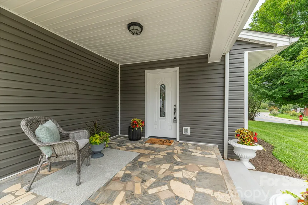 638 Newfound Street Canton, NC 28716