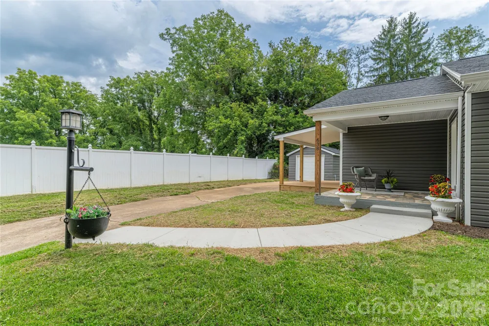 638 Newfound Street Canton, NC 28716