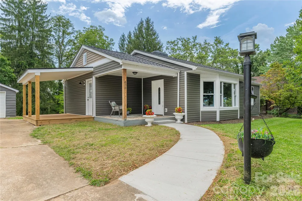 638 Newfound Street Canton, NC 28716